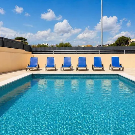Lidia Oura With Private Swimmingpool *