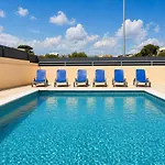 Lidia Oura With Private Swimmingpool *