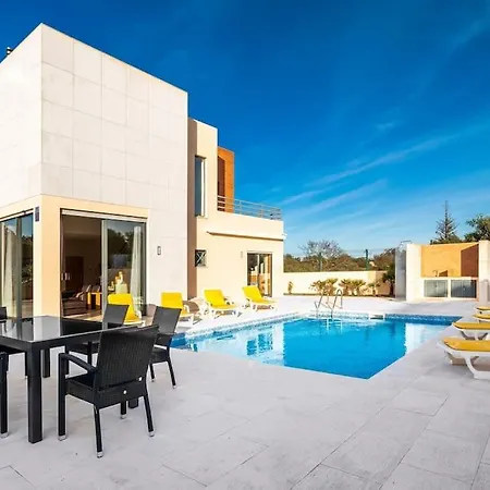 Lidia Oura With Private Swimmingpool Willa