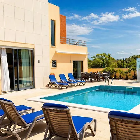 Willa Lidia Oura With Private Swimmingpool